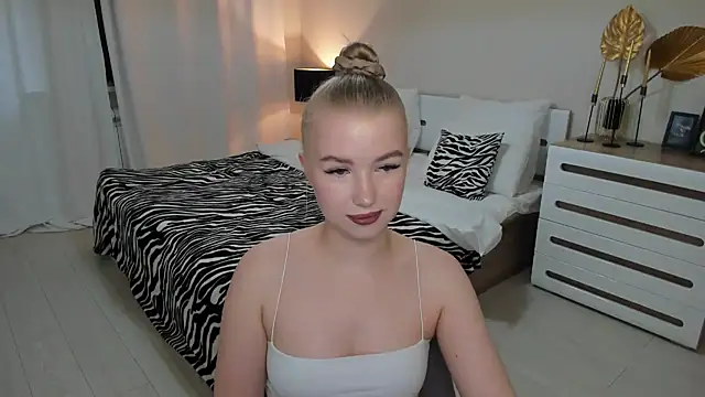 shy  lady online show from June 2026 11:32:02 AM