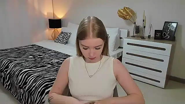 shy  lady online show from March 2025 06:18:01 PM