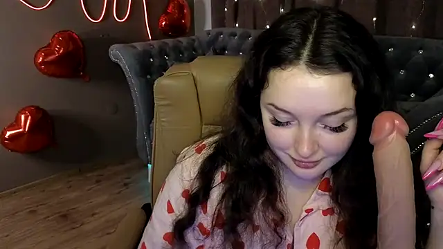 GloriNichols online show from February 2025 12:51:02 PM
