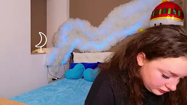 GloriNichols online show from December 2025 06:12:02 AM