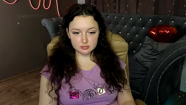 GloriNichols online show from March 2025 02:12:01 PM