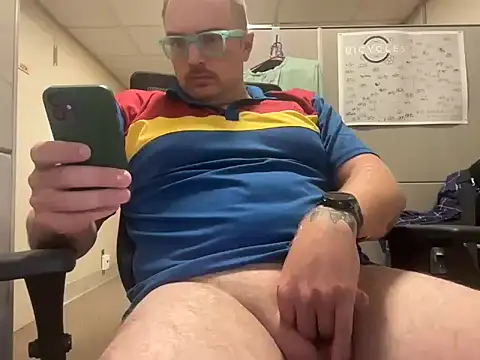 shanepuck33 online show from September 2025 07:05:01 PM