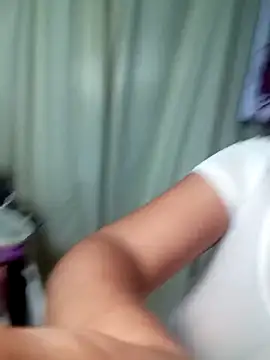 Snapshot of Kyara_Queen chatting on December 2025 07:49:02 PM Kyara Queen online show from December 2025 07:49:02 PM