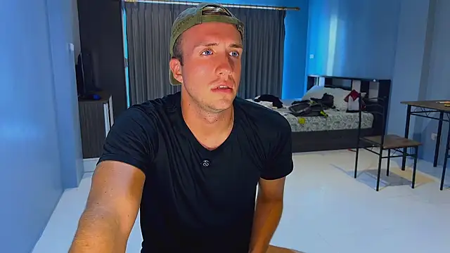 tommy cumfinger online show from January 2026 08:29:01 AM