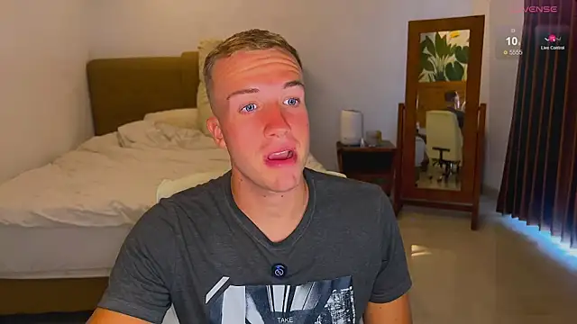 tommy cumfinger online show from September 2025 01:52:02 AM