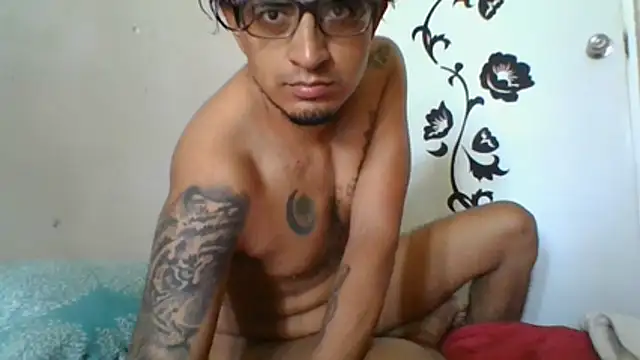 Snapshot of ale3J4a chatting on June 2026 03:43:01 PM ale3J4a online show from June 2026 03:43:01 PM