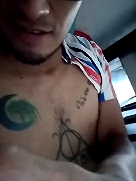 Snapshot of ale3J4a chatting on November 2025 07:51:01 PM ale3J4a online show from November 2025 07:51:01 PM