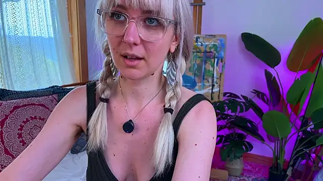 allyelliot online show from April 2026 06:09:02 PM