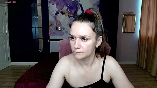 Snapshot of AriaGray chatting on November 2025 08:08:02 AM AriaGray online show from November 2025 08:08:02 AM