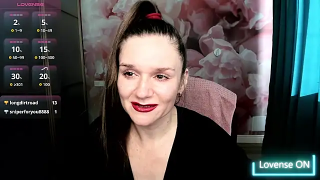 Snapshot of AriaGray chatting on November 2025 09:03:02 AM AriaGray online show from November 2025 09:03:02 AM