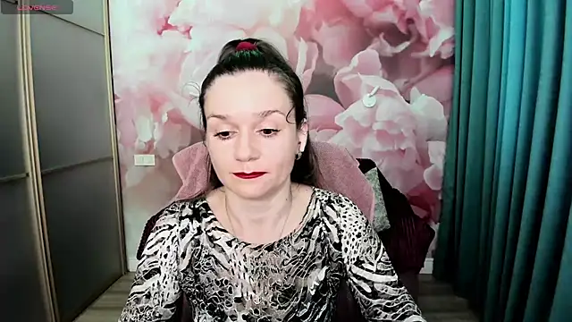 AriaGray online show from June 2026 04:13:01 PM