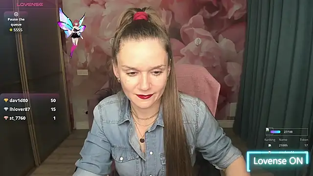 Snapshot of AriaGray chatting on October 2025 08:08:02 PM AriaGray online show from October 2025 08:08:02 PM