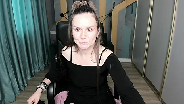 AriaGray online show from September 2025 12:33:02 PM