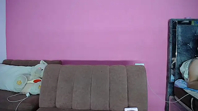 FerneyManti online show from September 2025 01:45:01 AM