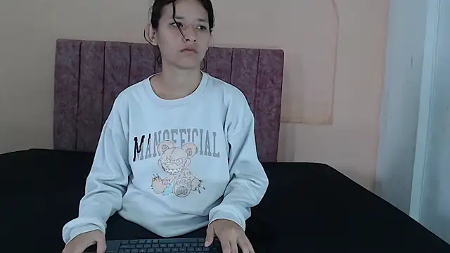 FerneyManti online show from April 2026 02:02:02 PM