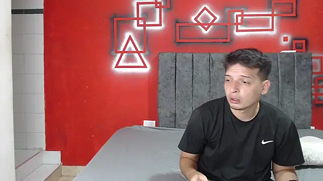 FerneyManti online show from November 2025 01:15:02 PM