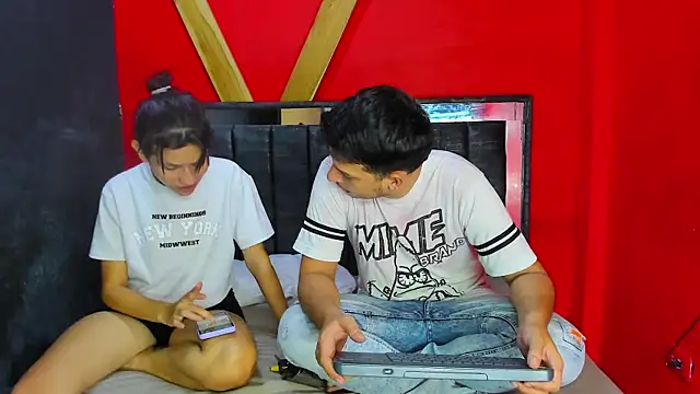 FerneyManti online show from December 2025 01:43:02 PM