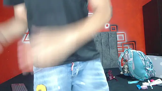 FerneyManti online show from October 2025 01:10:02 PM