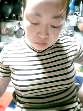 VyOanh2K online show from December 2025 03:23:01 PM