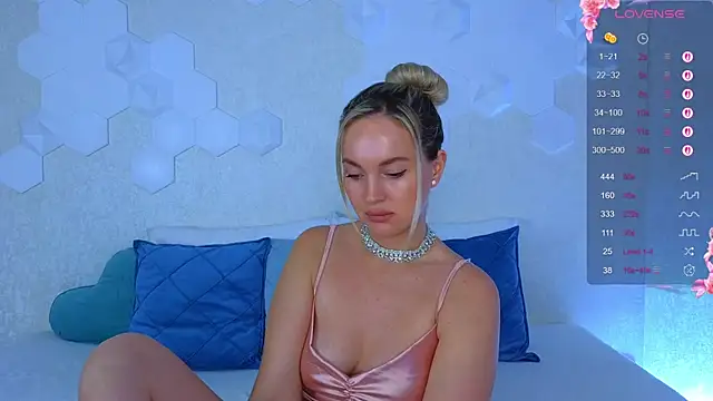 Lynna Sparks online show from September 2025 03:23:02 AM