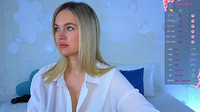 Lynna Sparks online show from October 2025 02:24:01 AM