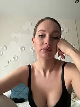 Lynna Sparks online show from May 2026 03:28:01 AM