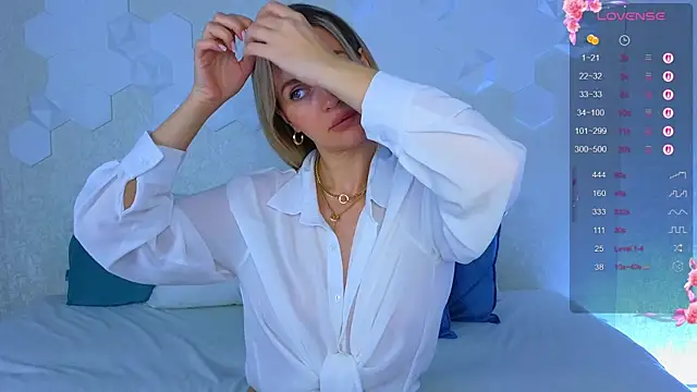 Lynna Sparks online show from November 2025 03:54:02 AM