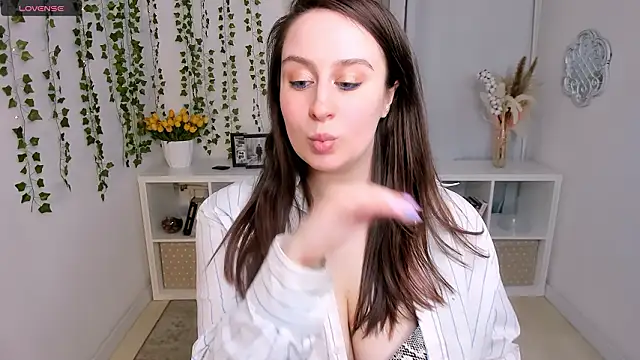 Lattea online show from March 2026 04:06:02 PM