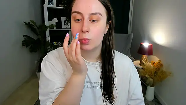 Lattea online show from April 2026 12:01:02 PM