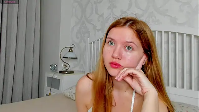 Eva  Lewis online show from June 2026 04:33:01 AM