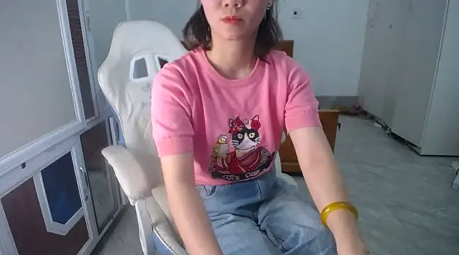 Snapshot of Susu204 chatting on March 2025 08:39:01 AM Susu204 online show from March 2025 08:39:01 AM