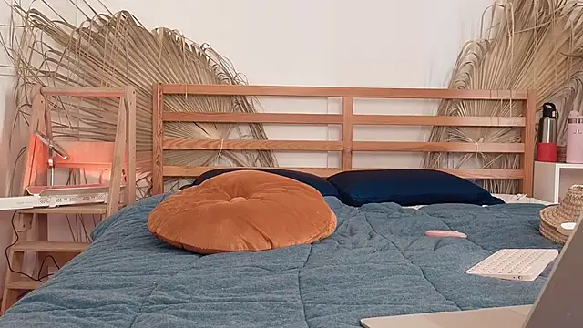 my lina online show from April 2026 07:04:01 AM