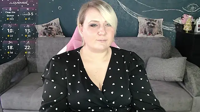 CuteHanna online show from December 2025 10:25:01 AM