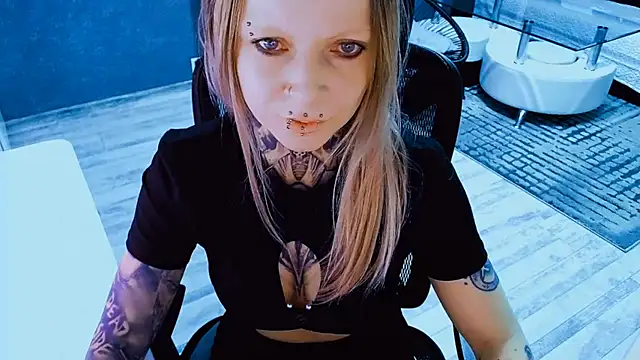 InesGold online show from April 2026 03:19:01 PM