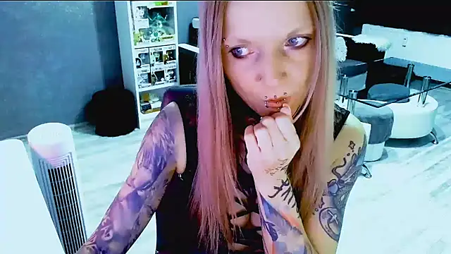 Snapshot of InesGold chatting on September 2025 08:20:02 PM InesGold online show from September 2025 08:20:02 PM