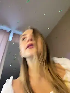 GraceTorrez online show from October 2025 04:44:02 AM