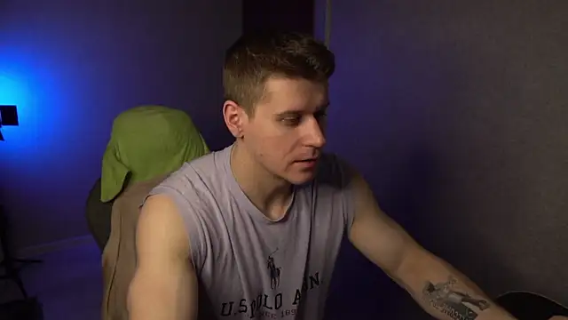 Snapshot of Bruno_Banani chatting on December 2025 04:44:01 PM Bruno Banani online show from December 2025 04:44:01 PM