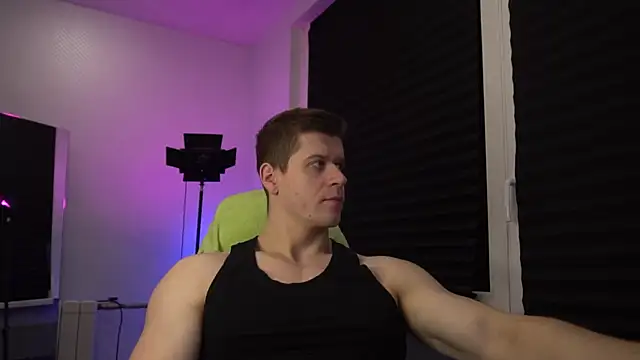 Snapshot of Bruno_Banani chatting on November 2025 05:18:01 PM Bruno Banani online show from November 2025 05:18:01 PM