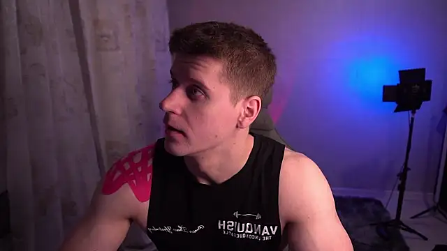 Snapshot of Bruno_Banani chatting on November 2025 05:01:02 PM Bruno Banani online show from November 2025 05:01:02 PM