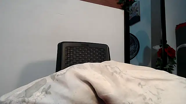 Snapshot of KristalTsXXX chatting on September 2025 09:31:02 PM KristalTsXXX online show from September 2025 09:31:02 PM