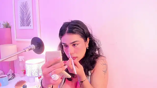 zyle boobs online show from October 2025 01:01:01 PM