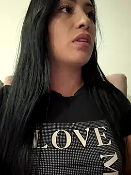 Sara luna  online show from December 2025 01:16:02 AM