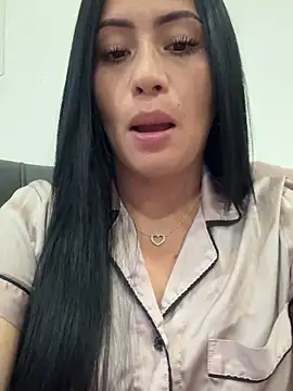 Sara luna  online show from December 2025 01:30:02 AM