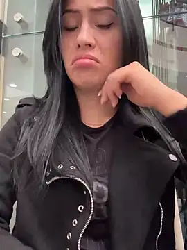 Sara luna  online show from January 2025 04:32:02 PM