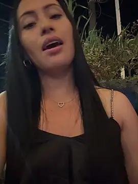 Sara luna  online show from November 2025 08:40:01 AM