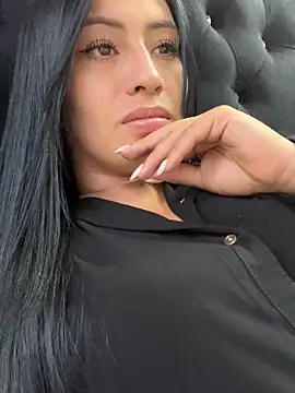 Sara luna  online show from June 2026 05:18:01 PM