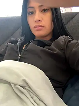 Sara luna  online show from December 2025 05:52:02 PM
