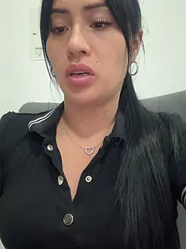 Sara luna  online show from February 2026 11:37:01 PM