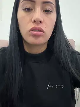 Sara luna  online show from February 2026 10:32:01 PM