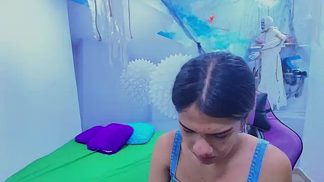 DEMI LEED online show from November 2025 01:37:01 PM